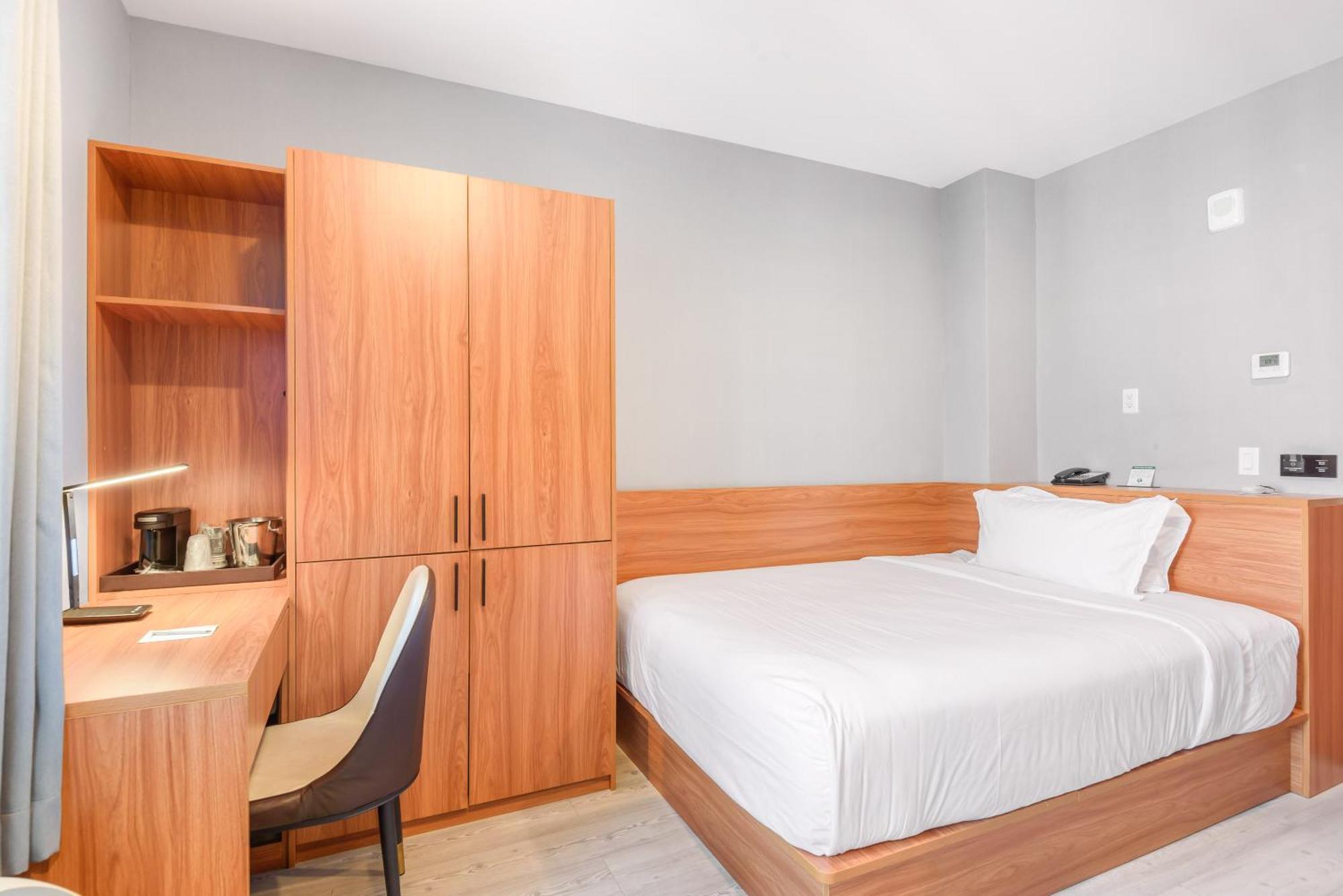 Liberty View Brooklyn Hotel New York City Exterior photo